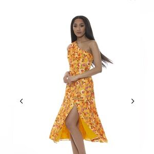 Alexia Admor One-Shoulder Floral Dress in Orange and Pink
